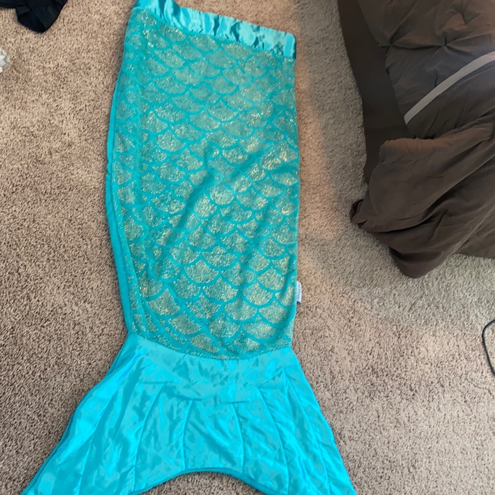 Snuggie mermaid blanket